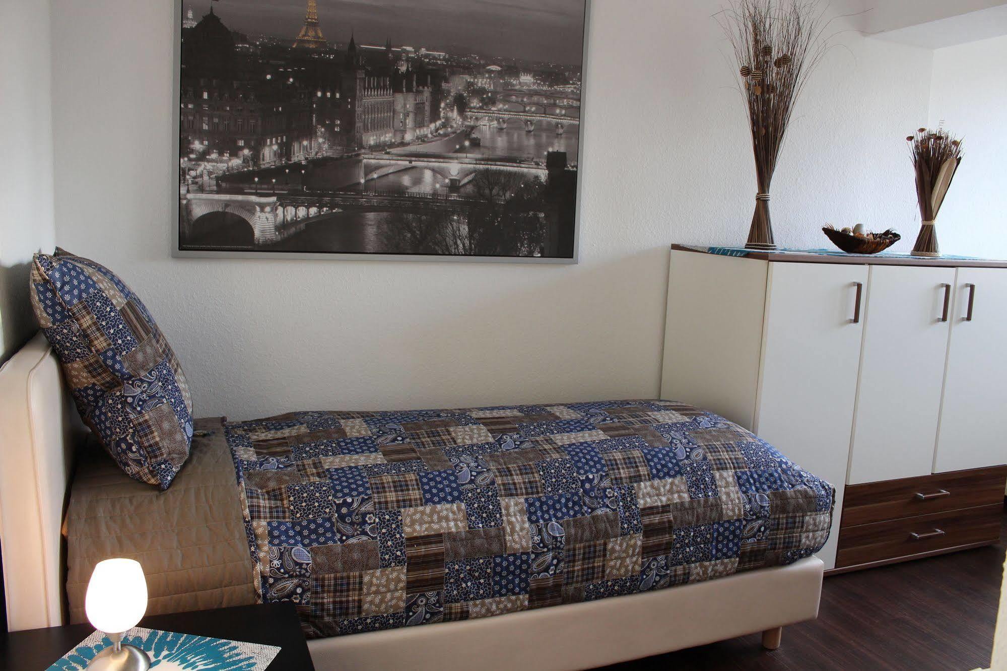 Pension Haselmann Munster  Bagian luar foto